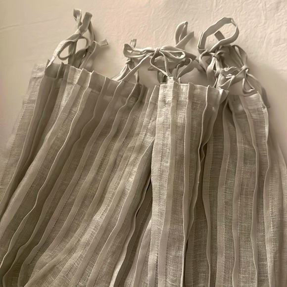 Set of 2 Anthropologie pinch-pleat linen curtain panel in Whisper Grey 96x50 - Picture 2 of 5